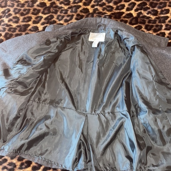 Gray Jacket - Picture 6 of 7